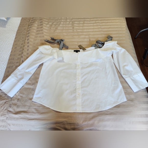 J Crew 100% cotton off the shoulder shirt - Picture 3 of 6